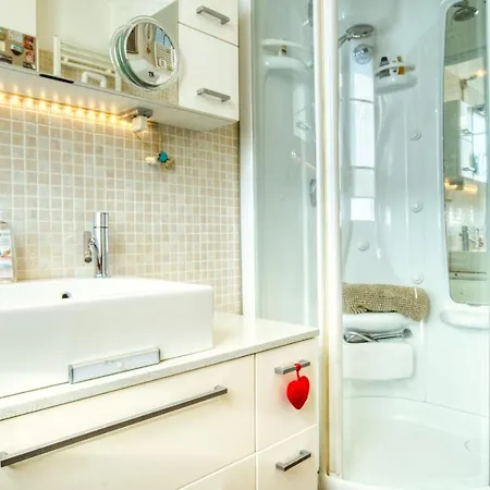 Appartamento Caseospitali - Casa Di Bibi, Colorato Ed Elegante Bilocale Vicino Al Naviglio Martesana Per 4 *