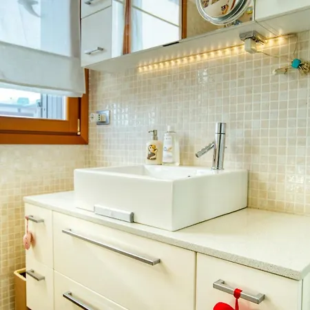 Caseospitali - Casa Di Bibi, Colorato Ed Elegante Bilocale Vicino Al Naviglio Martesana Per 4 Appartamento *