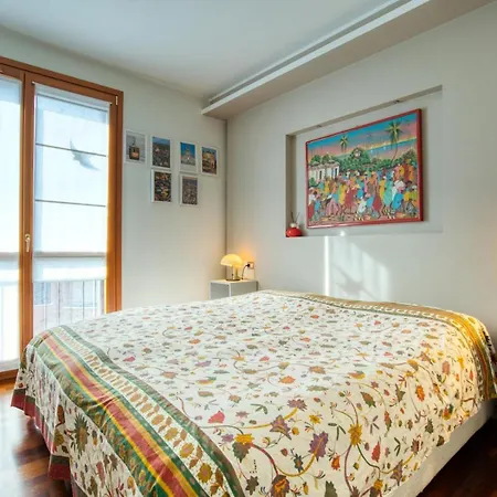 Caseospitali - Casa Di Bibi, Colorato Ed Elegante Bilocale Vicino Al Naviglio Martesana Per 4 شقة *